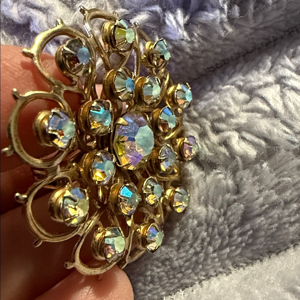 vintage gold-tone aurora borealis rhinestone brooch